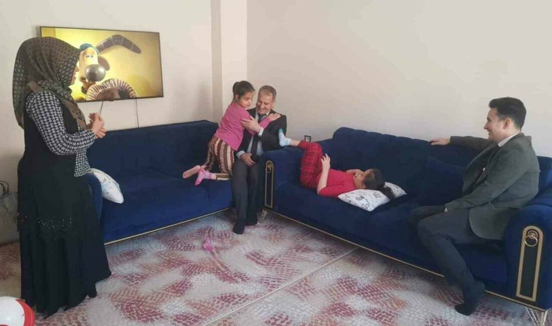 Çermik Kaymakamı Adem Karataş ve İlçe Sosyal Hizmetler Müdürü Ebubekir