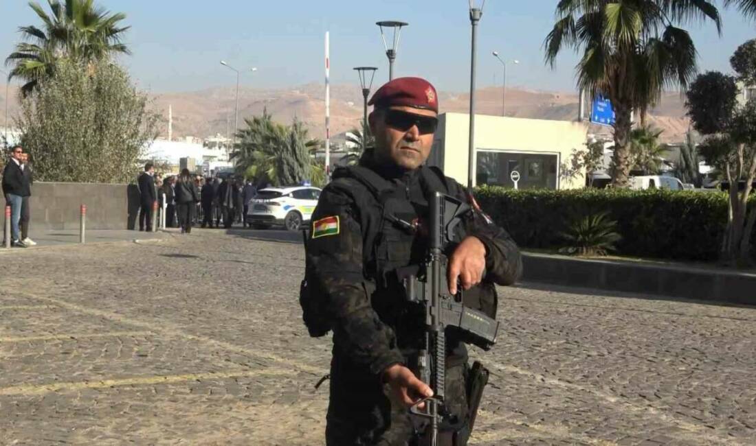 Cizre’de düzenlenen sempozyumdaki ‘koruma görüntülerine’ ilişkin soruşturma başlatıldı İçişleri Bakanlığı, Irak KDP lideri Mesut Barzani’nin Cizre'de düzenlenen sempozyumda