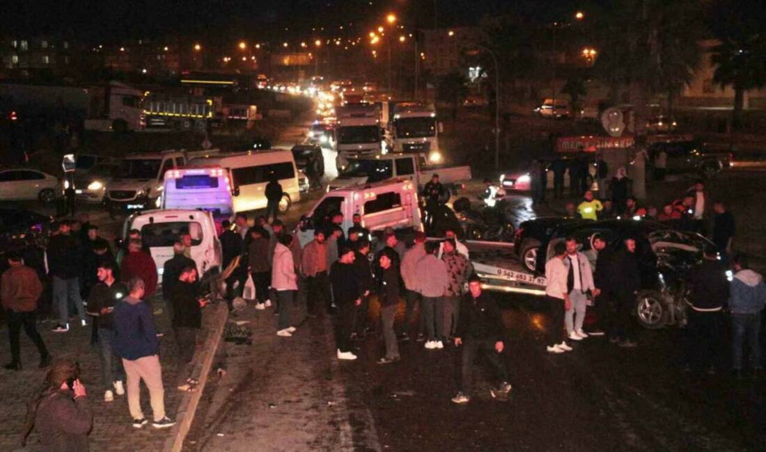 Cizre'de yaşanan vinç kazasında 6 aracın hurdaya dönmesiyle sonuçlanan olay,