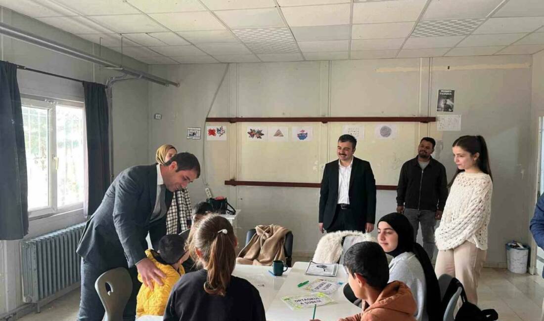 Dicle İlçe Kaymakamı Mustafa Atış, İlçe Milli Eğitim Müdürü Mustafa