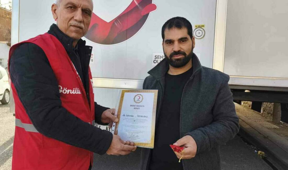 Türk Kızılayı, Diyarbakır'ın Dicle ilçesinde kan bağışı kampanyası düzenledi. Mobil