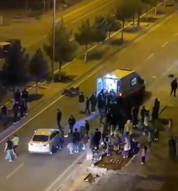 Diyarbakır’da araç ile motosiklet çarpıştı: 1 yaralı Silvan ilçesinde araç ile motosikletin çarpışması sonucu 1 kişi yaralandı.