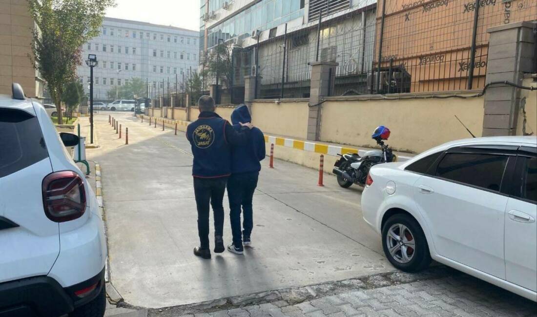 Diyarbakır'da düzenlenen operasyonlarda kesinleşmiş hapis cezası bulunan 76 kişi yakalandı.