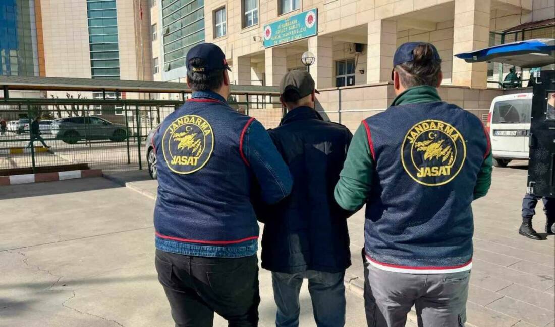 Diyarbakır İl Jandarma Komutanlığı'na bağlı ekipler, farklı suçlardan hükümlü olan
