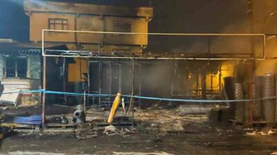 Dicle ilçesinde bulunan bir hırdavat dükkanı, henüz belirlenemeyen bir sebepten