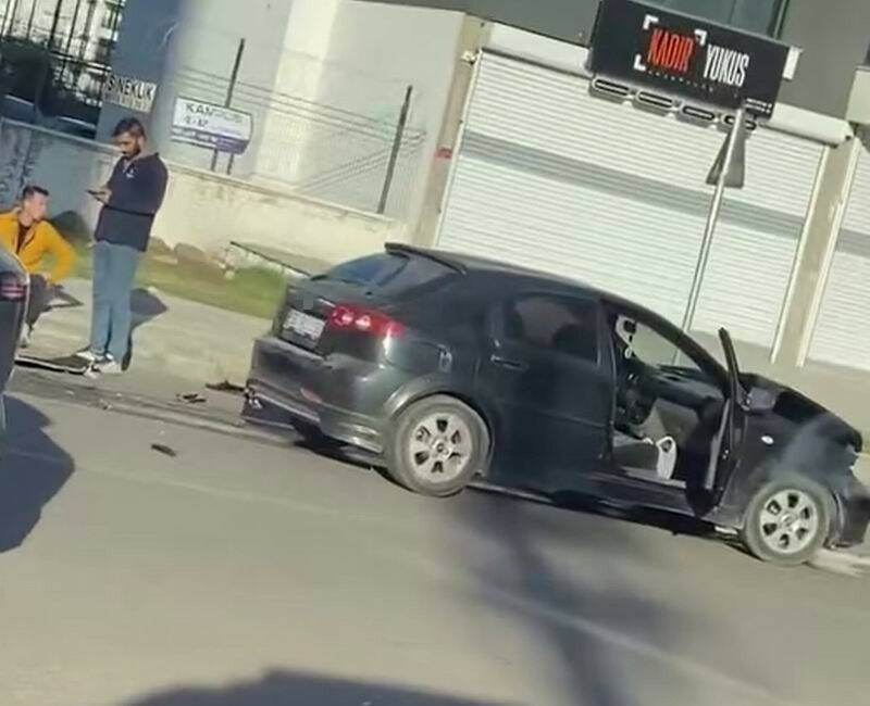 Diyarbakır’da otomobiller çarpıştı: 2 yaralı Diyarbakır'ın Kayapınar ilçesinde Talaytepe Mahallesi'nde meydana gelen trafik kazasında 2