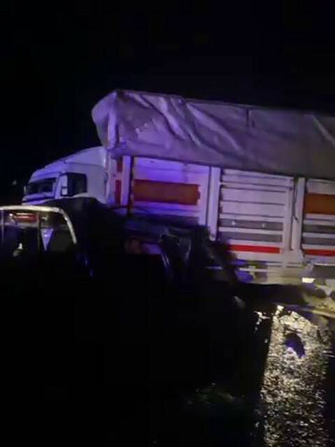 Diyarbakır'ın Ergani ilçesinde meydana gelen trafik kazasında pikapın seyir halindeki