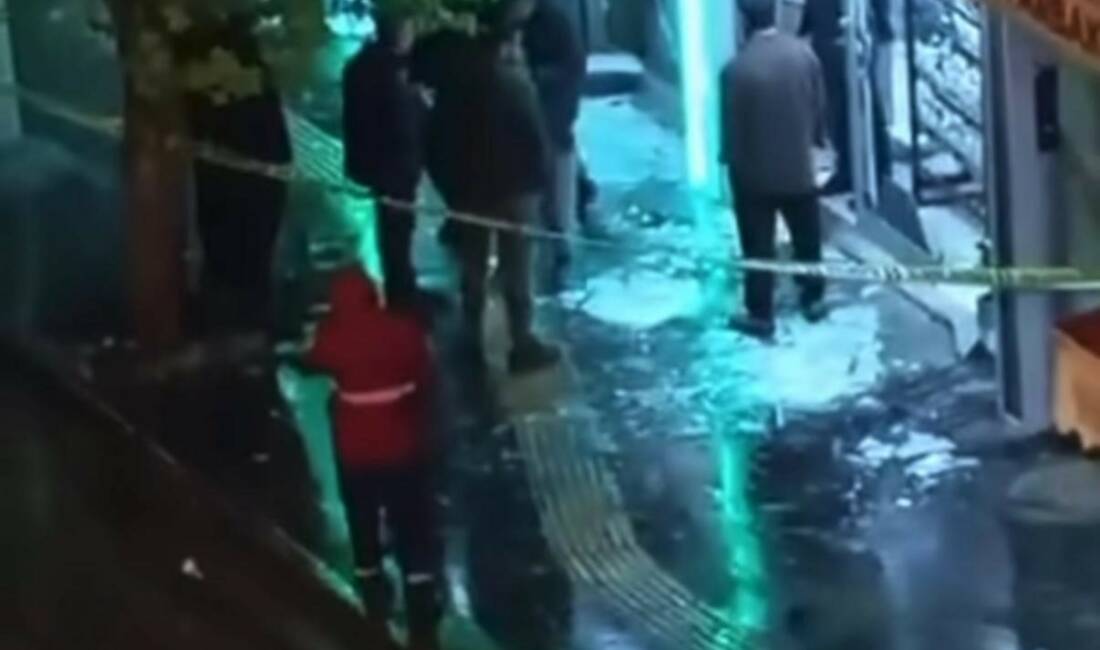 Diyarbakır'ın Bağlar ilçesinde bulunan bir tekel bayisine atılan el bombası