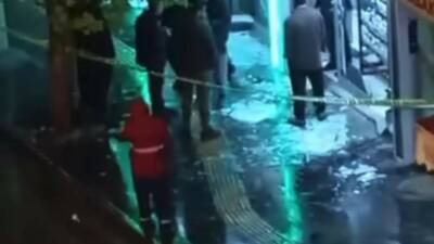 Diyarbakır'ın Bağlar ilçesinde bulunan bir tekel bayisine atılan el bombası