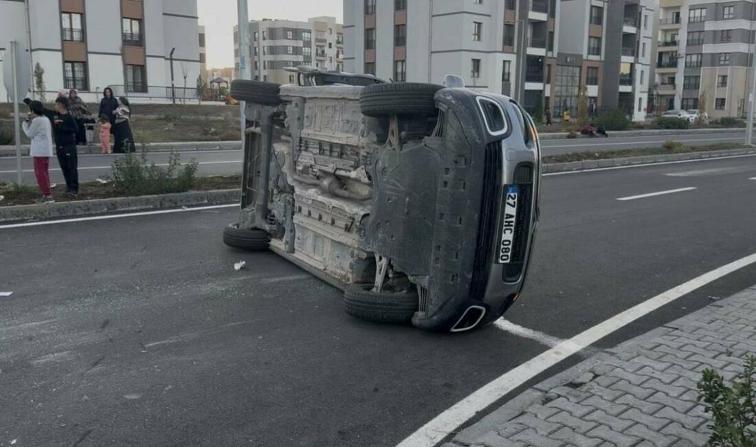 Diyarbakır'da Bağlar ilçesinde meydana gelen trafik kazasında 2 kişi hafif