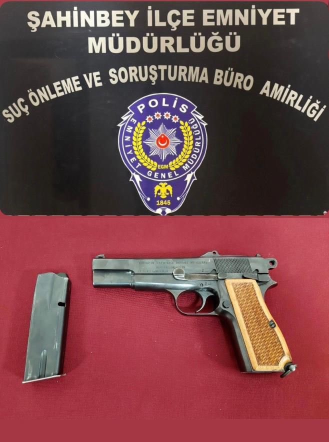 Gaziantep’te bir düğün merasiminde havaya ateş açtığı tespit edilen şahıs,