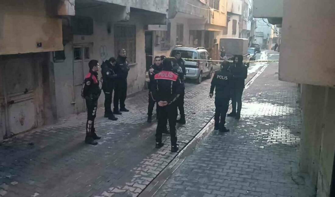 Şanlıurfa’da devrilen elektrikli sobadan çıkan alevleri su ile söndürmeye çalışan