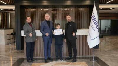 Erdem Koleji 5/B sınıfı öğrencisi Eren Yelden, dünya genelinde 2,5