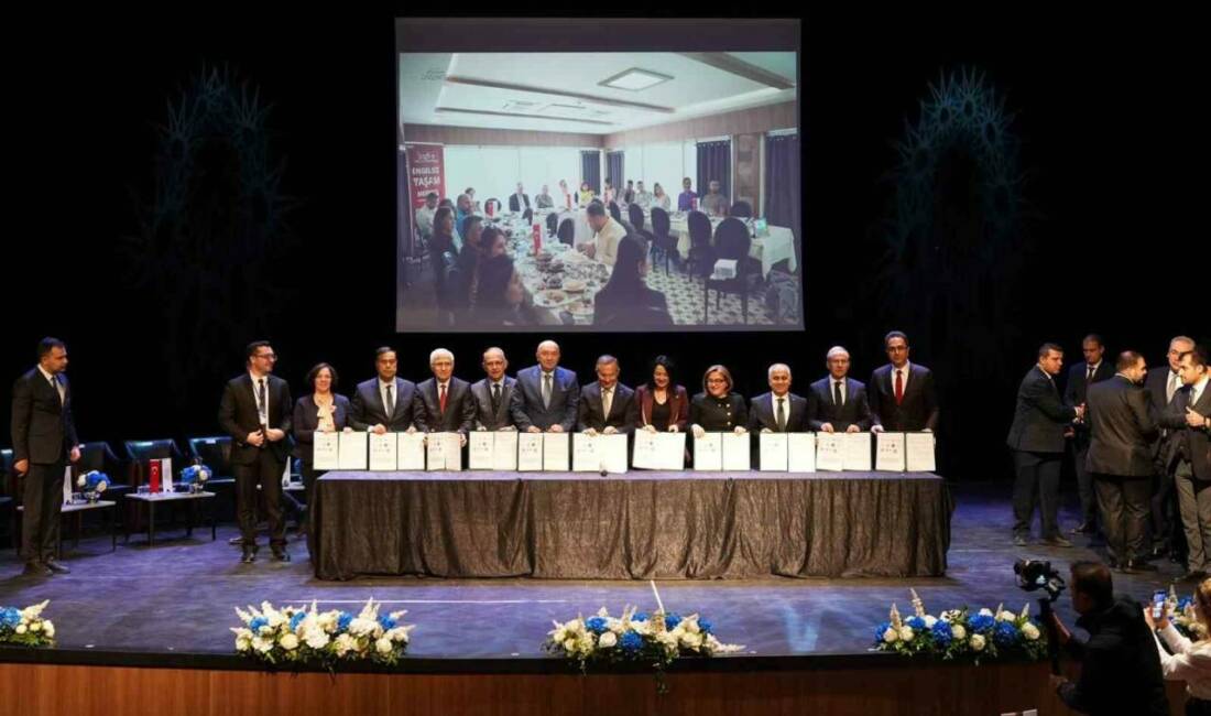 Erken Tanı ve Erken Müdahale Zirvesi Gaziantep’te gerçekleşti Gaziantep Büyükşehir Belediyesi Engelsiz Yaşam Merkezi’nin öncülüğünde düzenlenen Gaziantep Erken