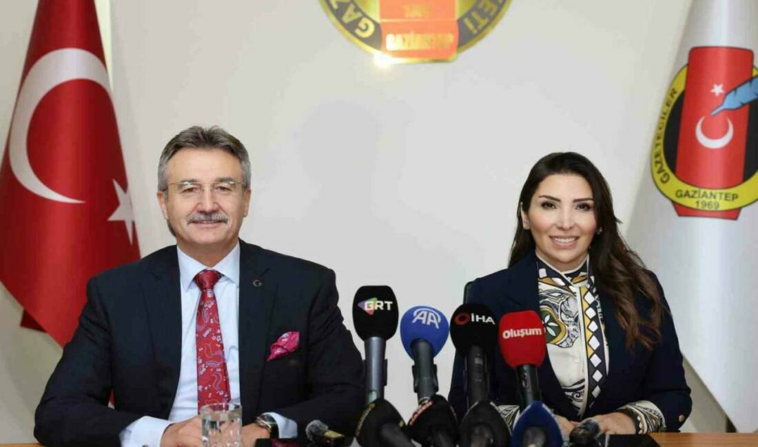 Kürşad Tüzmen, DAİMFED yöneticileriyle Gaziantep Gazeteciler Cemiyeti'ni ziyaret etti. Tüzmen,