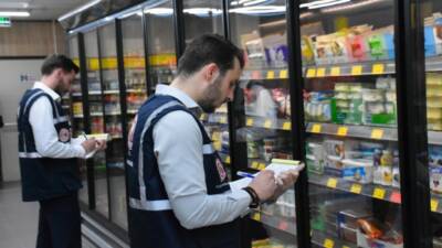 Ticaret Bakanlığı, perakende sektöründe fahiş fiyat artışı ve stokçuluk başta