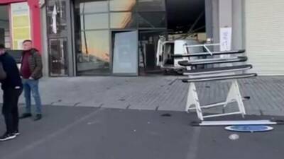 Diyarbakır'ın Kayapınar ilçesinde bulunan 4. Sanayi Sitesi'nde bir araç sürücüsü