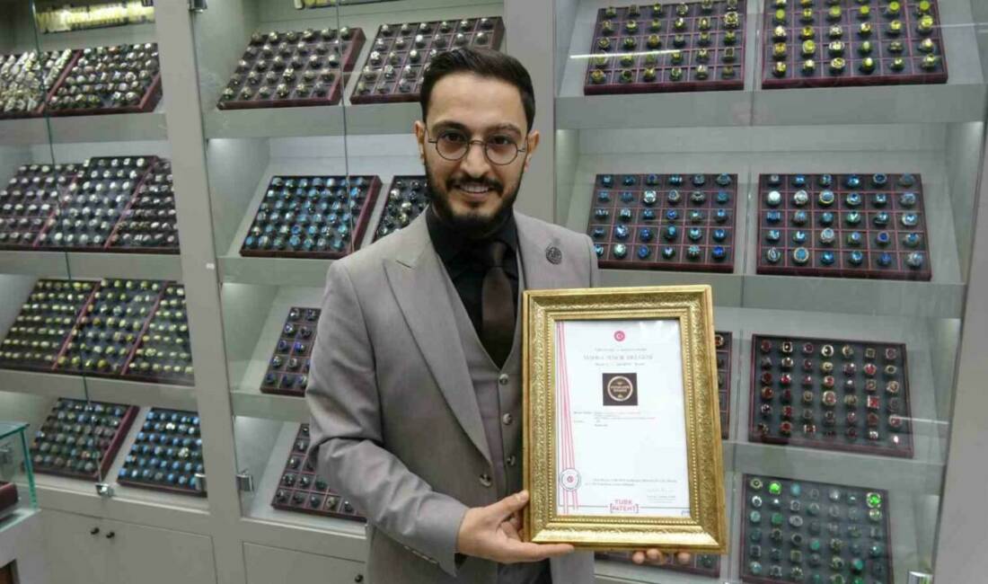 Gaziantep'li gümüş yüzük ustası Mehmet Çakmak, "Yüzüklerin Efendisi" ismini kullanma