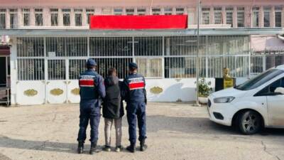 Gaziantep'te jandarma ekipleri tarafından düzensiz göçmen kaçakçılığı ve insan ticareti