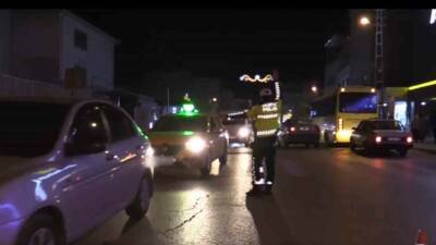 Gaziantep'te polis ekipleri tarafından kent genelinde gerçekleştirilen "Huzur 27" uygulamasında