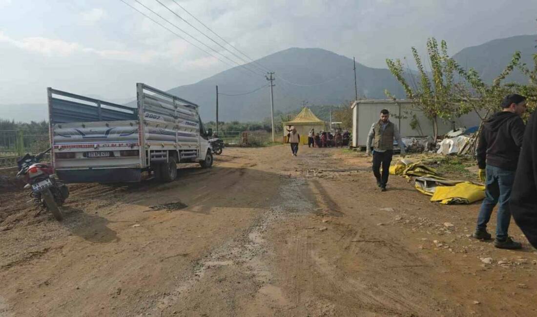 Gaziantep İslahiye’de Kadın Cinayeti: 4 Çocuk Annesi Tüfekle Öldürüldü İslahiye ilçesinde yaşanan kadın cinayetinde, tartıştığı eşi tarafından tüfekle vurulan