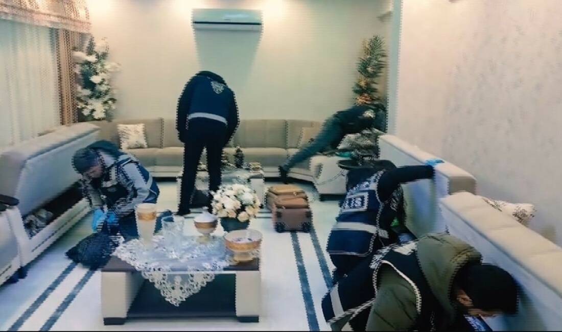 Gaziantep’te polis ekipleri tarafından nitelikli dolandırıcılık suçuna yönelik yapılan operasyonda