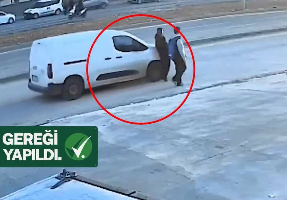 Gaziantep’te okula giden çocuğa çarpıp kaçan sürücü yakalandı Gaziantep'te okula giden çocuğa çarpan ve olay yerinden kaçan sürücü