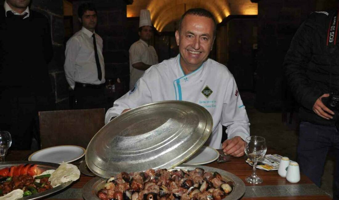 Gaziantep’te soğan kebabı sezonu açıldı Gaziantep'te kış aylarında sofralarda popüler olan soğan kebabı sezonu başladı.