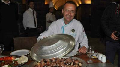 Gaziantep'te kış aylarında sofralarda popüler olan soğan kebabı sezonu başladı.