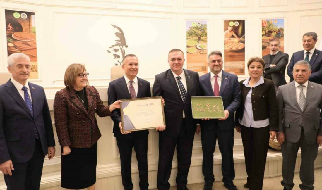 GTB’ye coğrafi işaret başarıları için teşekkür plaketi Gaziantep Ticaret Borsası (GTB), coğrafi işaret tescil çalışmalarıyla Gaziantep'in kültürel