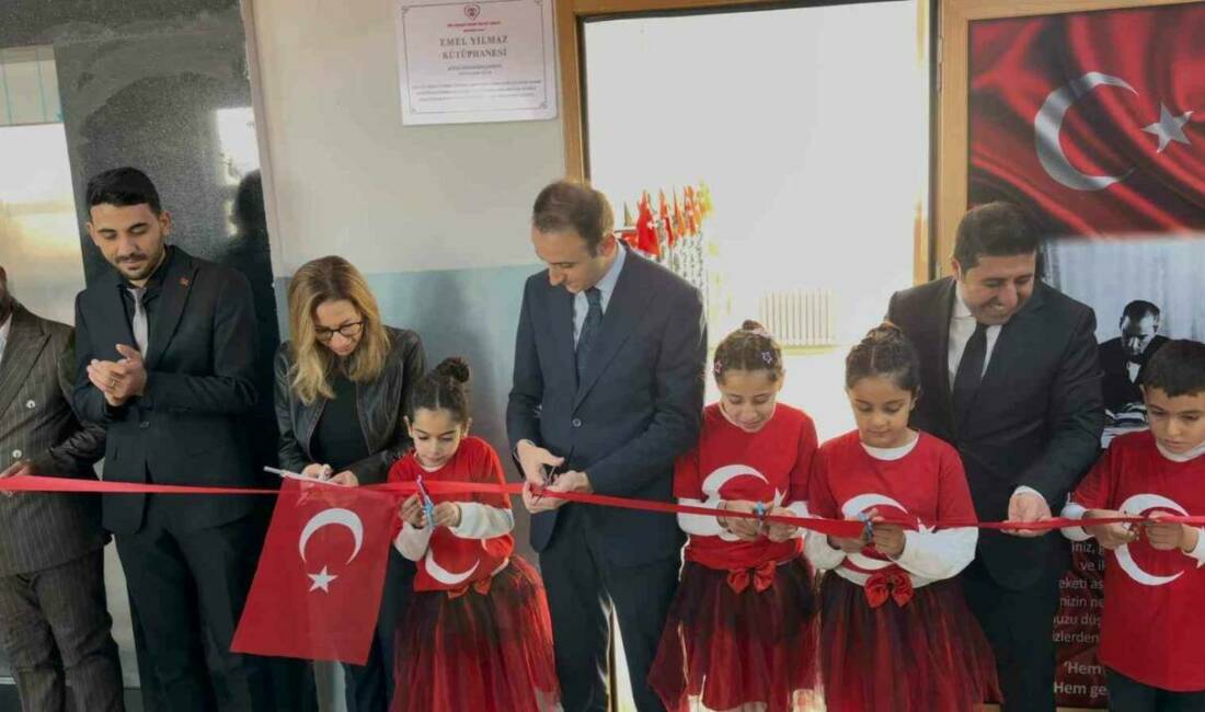 Şırnak'ın Güçlükonak ilçesine bağlı Koçtepe Köyü İlkokulu'nda "Emel Yılmaz Kütüphanesi"