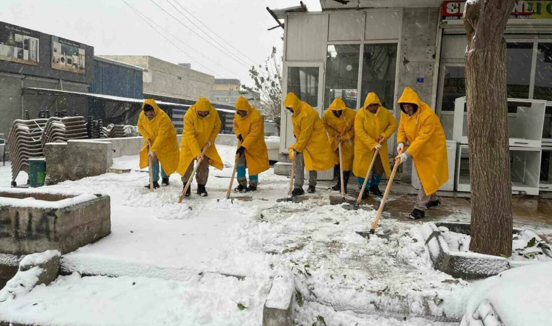 Haliliye Belediyesi ekipleri kent genelinde son günlerde etkisini artıran kar