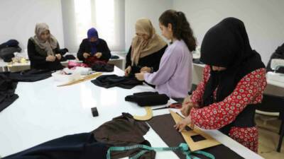 Haliliye Belediyesi, kadınların meslek edinmelerine ve aile bütçelerine katkıda bulunmalarına