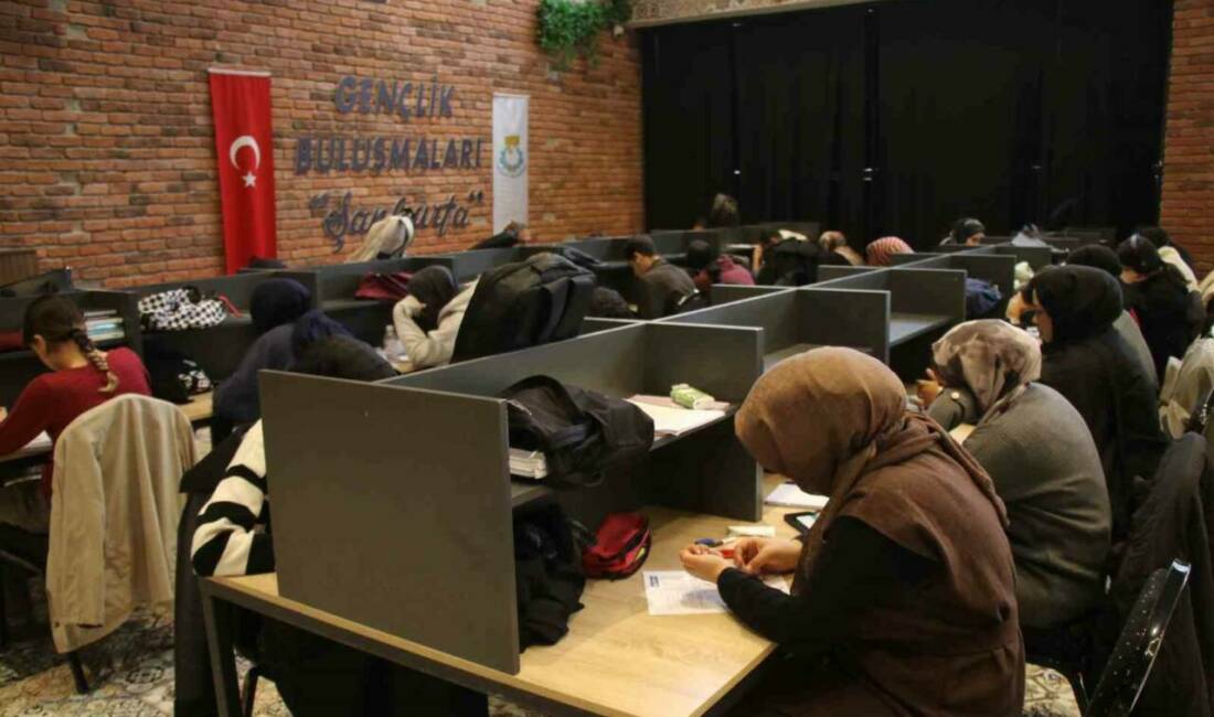 Haliliye Belediyesi, gençlere sınavlara hazırlanmaları için destek olmaya devam ediyor.