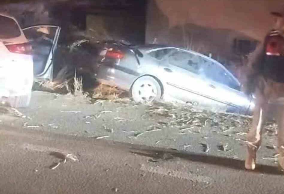 Şanlıurfa’nın Viranşehir ilçesinde iki otomobilin kafa kafaya çarpıştığı kazada, 1