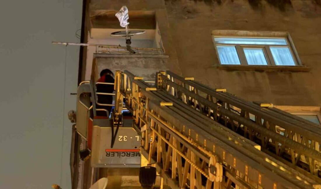 Yenişehir ilçesinde bir çocuğun evde kapıyı açmayıp uyuduğu ihbarı üzerine