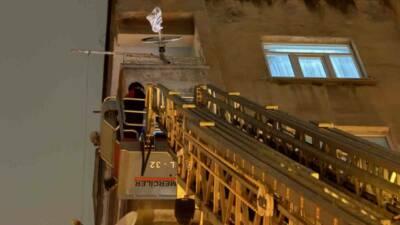 Yenişehir ilçesinde bir çocuğun evde kapıyı açmayıp uyuduğu ihbarı üzerine