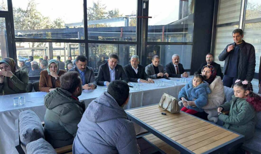 Adıyaman’ın Kahta ilçesinde vatandaşların sorunları, talep ve istekleri dinlendi.