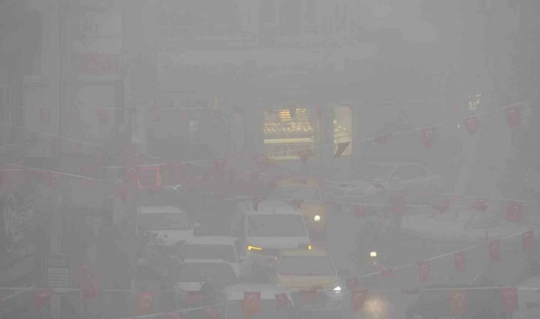 Kilis’te sabah saatlerinde etkili olan sis, kentte öğlene kadar görüş