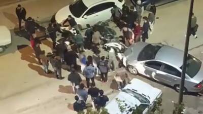 Adıyaman'da bir otomobilin kontrolden çıkması sonucu 4 otomobile ve 3