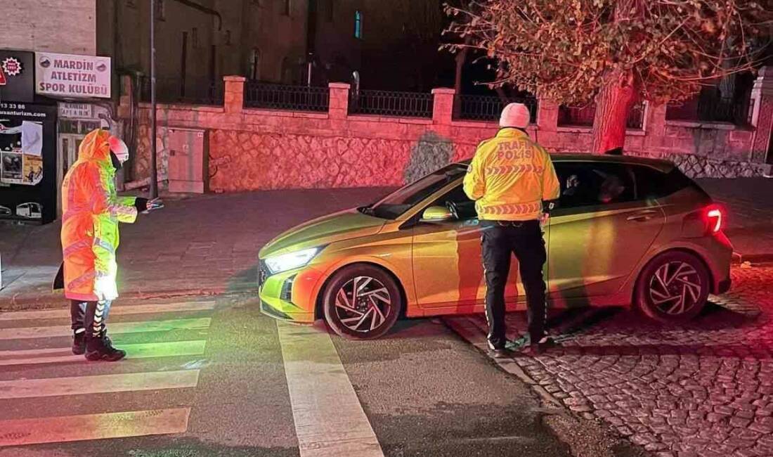 Mardin’in Artuklu ilçesinde yüksek sesle müzik yayını ve trafik kurallarının