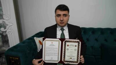Doğuştan görme engelli 21 yaşındaki gencin, Kur’an-ı Kerim aşkıyla hayallerine