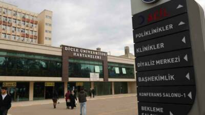 Dicle Üniversitesi Hastanesi'nde, genel cerrahi doktoru Prof. Dr. B.V.Ü.'nün göreve
