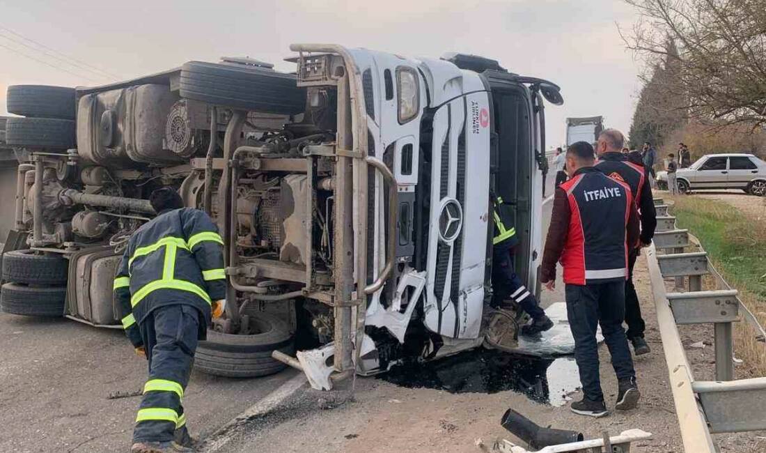Mardin'in Kızıltepe ilçesinde akaryakıt yüklü bir tır devrildi ve sürücü