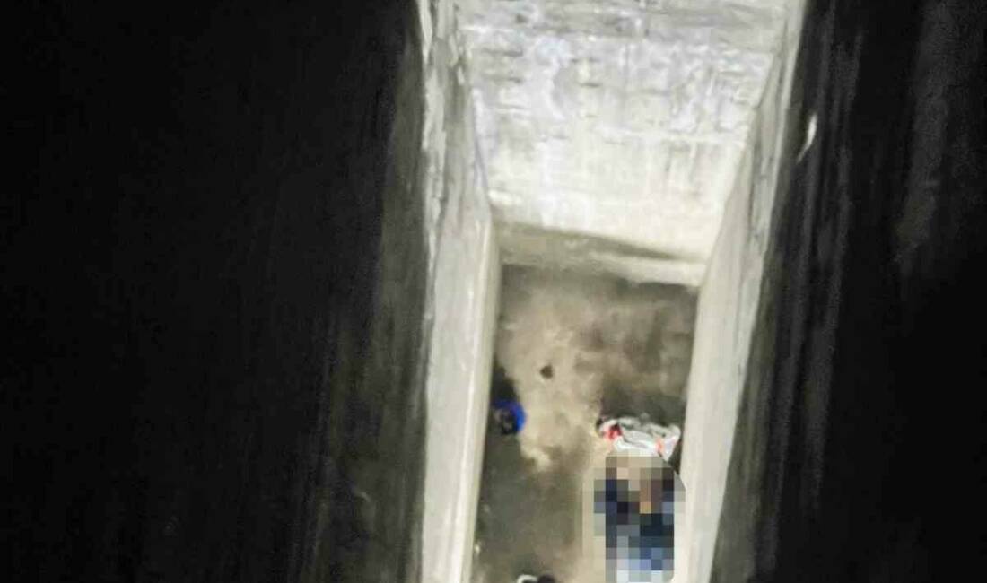 Mardin'in Dargeçit ilçesinde Ilısu Barajı'ndaki hidrolik santralde çalışan bir işçi,