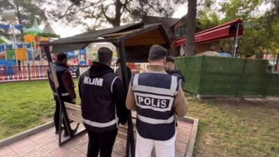 Mardin'de huzur ve güven uygulaması düzenlendi. Uygulamada 43 okul çevresi,