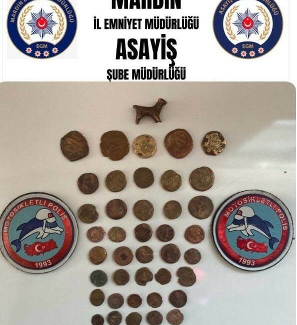 Mardin’de polis ekipleri tarafından düzenlenen operasyonda tarihi eser niteliğinde 45