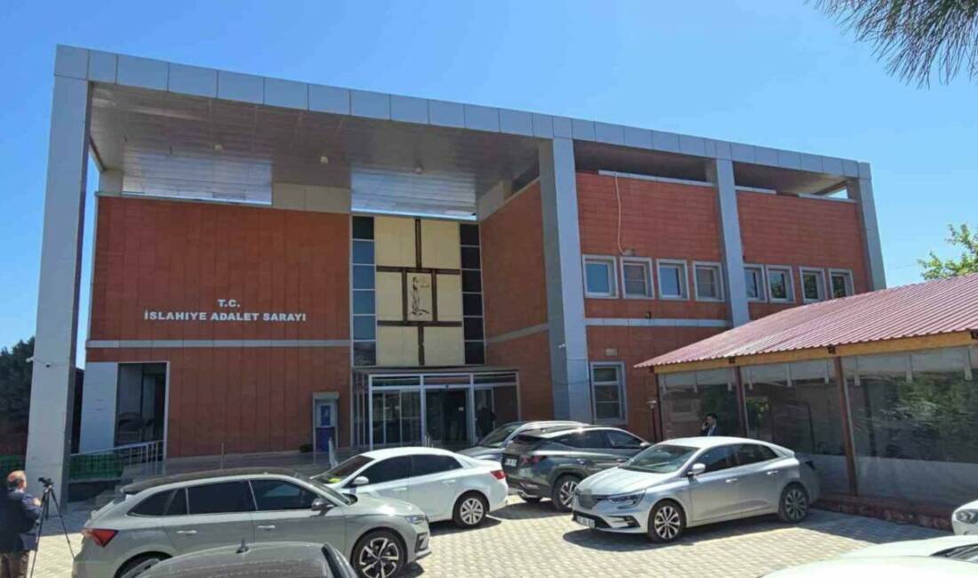 Nurdağı ilçesindeki deprem sonucunda Yaşam Konutları'nın çökmesiyle 40 kişi hayatını