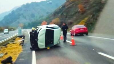 Adıyaman’ın Gölbaşı ilçesinde otomobilin yan yatması sonucu 4 kişi yaralandı.