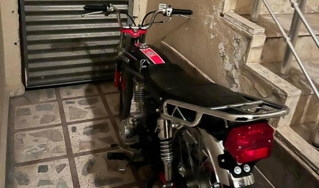 Adıyaman'da, park halindeki bir motosikletin çalındığı bildirildi. Motosiklet sahibi Furkan